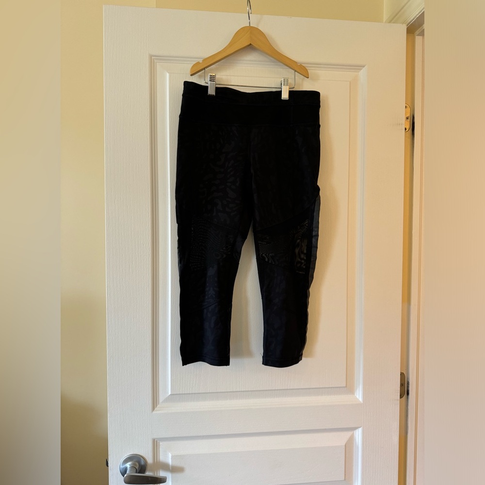 Lululemon crops